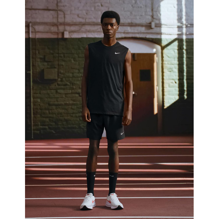 Кросівки Nike Revolution 8 для бігу та повсякденного носіння