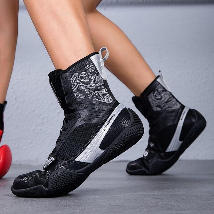 Чоловічі боксерські черевики BLBK для боротьби, кікбоксингу, муай-тай, спарингу та тренувань. Дихаючі боксерські черевики для чоловіків та юнаків. Білий золотий колір (38 EU, чорний/срібний)