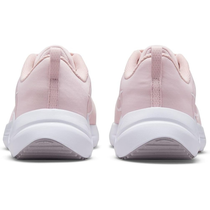 Кросівки Nike Downshifter 12 для чоловіків, Barely Rose White Pink Oxford, розмір 40.5 EU