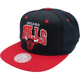 Кепка Mitchell & Ness Snapback Team Arch NBA Chicago Bulls чорний/червоний