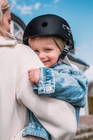 Дитячий універсальний шолом Momi Mimi, регульований, чорний матовий, для обхвату голови 47-58 см, ударостійкий ABS, ударопоглинаючий EPS