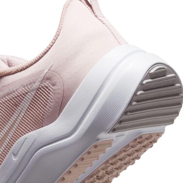 Кросівки Nike Downshifter 12 для чоловіків, Barely Rose White Pink Oxford, розмір 40.5 EU
