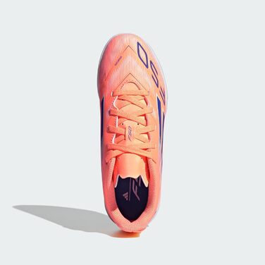 Дитячі футбольні бутси adidas F50 Club Indoor для залу, розмір 31 EU, кольори: Beam Orange, Lucid Blue, Cloud White