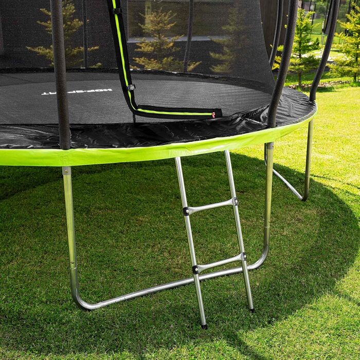 Трамплін Hop-Sport Outdoor – діаметр 244/305/366/427/488 см. Комплект з захисним сіткою, вигнутими ніжками та сертифікатами безпеки. У комплекті: сходи та захисний бордюр (для моделі 366 см)