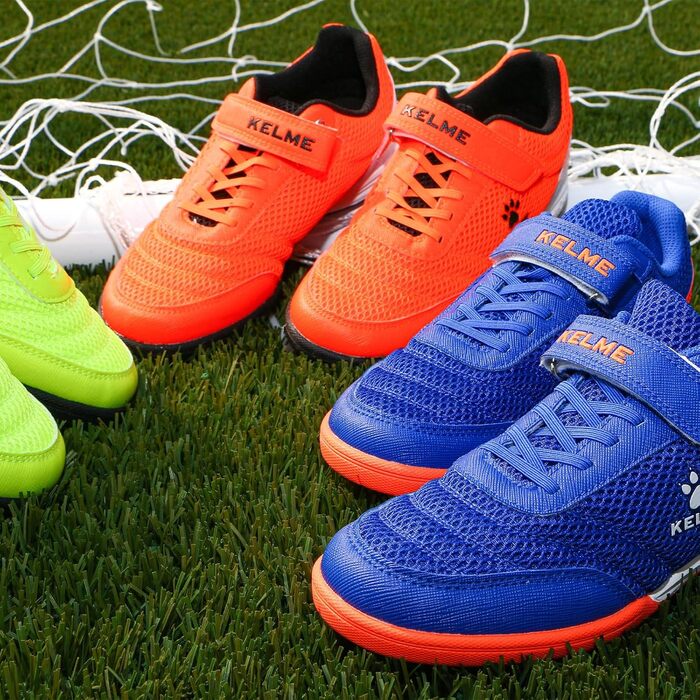 Дитячі футбольні бутси для штучного поля: тренувальні кросівки для хлопчиків та дівчаток, унісекс (33 EU, помаранчевий)
