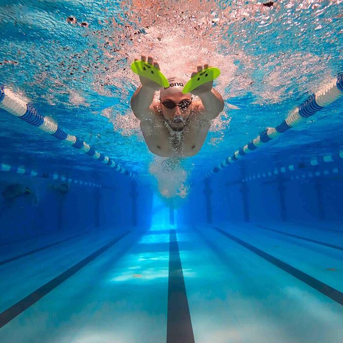 Плавці Arena Finger Paddle Elite - тренувальний аксесуар для басейну, регульовані ремінці, відкрита долоня