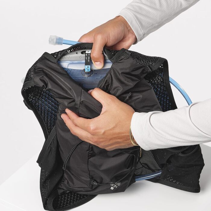 Гідратаційний жилет Salomon Active Skin 8 для бігу, трекінгу та MTB, унісекс, з пляшками, розмір S, чорний