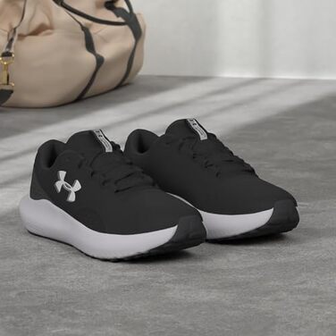 Чоловічі бігові кросівки Under Armour UA Charged Surge 4, чорні (Black Anthracite White), розмір 49.5 EU