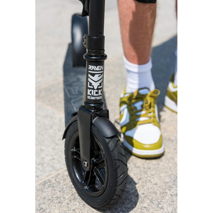 Скутер Raven Roller Cityroller Kickroller Snug AIR з повітряними колесами, дзвіночком та тримачем для пляшки (200 мм, Snug Black)