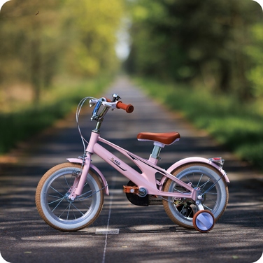 Дитячий велосипед 16 дюймів з бічними колесами та кошиком, рожевий