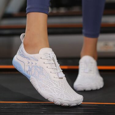 Взуття для плавання, водяні черевики для жінок, п'ятипалі, неслизька підошва, швидке висихання, дренажна система, легкі босижні черевики для багатоцільових активностей, білий/блакитний, 36-47 EU, Whiteblue 811 42 EU