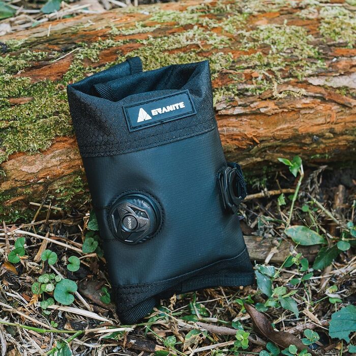 Granite Quiver інструментальна рол-сумка для гравійних, шосейних та гірських велосипедів з системою Roll-Up і кріпленням Dial-Lock-In для монтажу на будь-яку частину велосипеда