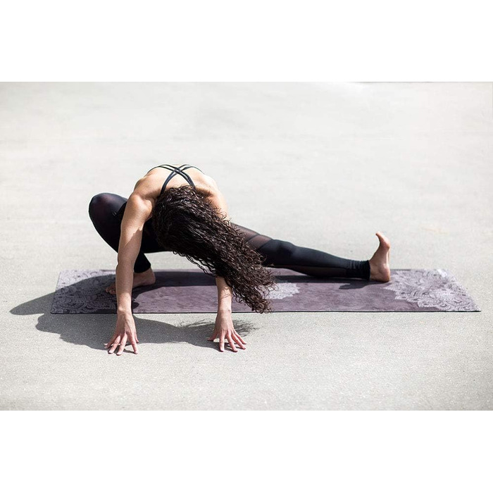 Йога-мат Yoga Design Lab 1,5 мм: тонкий, нековзкий, складаний, легкий, праний, з ременем для перенесення