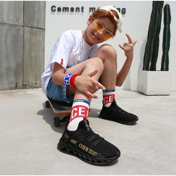 Дитячі кросівки для бігу та повсякденного носіння. Легкі, чорні, розмір 38 EU. Дихаючі, спортивні, для активних дітей.