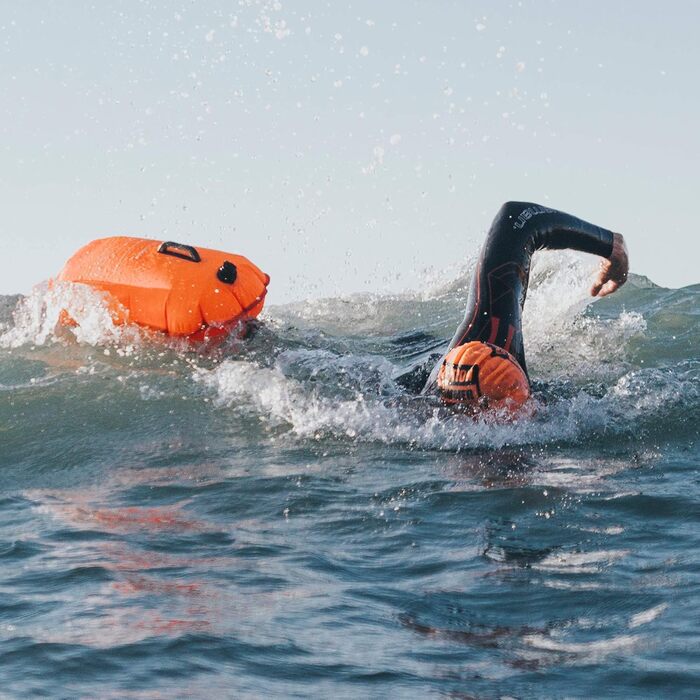 Набір Buddyswim: буя для плавання 28 л з водонепроникним відділенням і силіконовою шапочкою, помаранчевий. Безпечна буя для плавання у відкритій воді, комплект для плавців у морі.