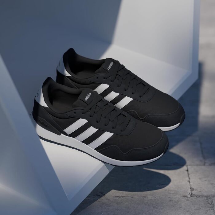 Чоловічі кросівки Adidas Run 60s 4.0 JR6622 чорні, розмір 43 1/3 EU