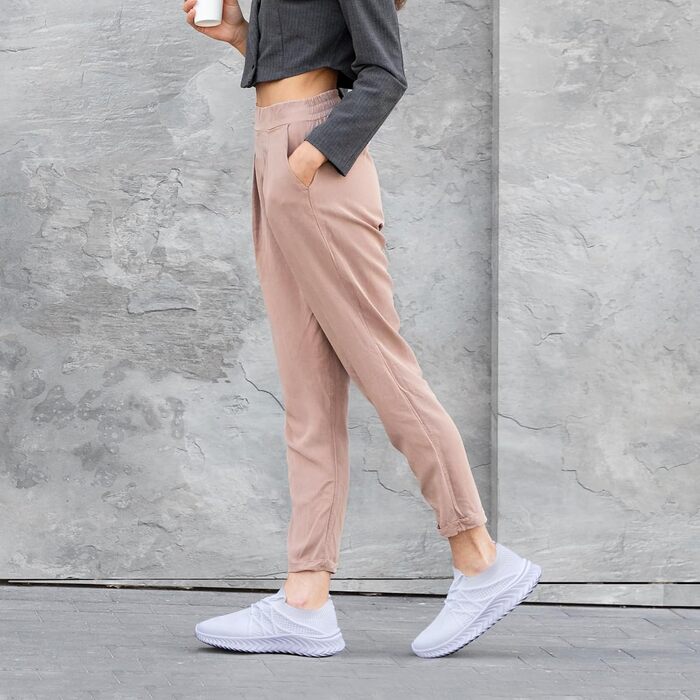 Жіночі кросівки для спорту: зручні, легкі, для занять у залі, бігу та тенісу. Білі, 37 EU