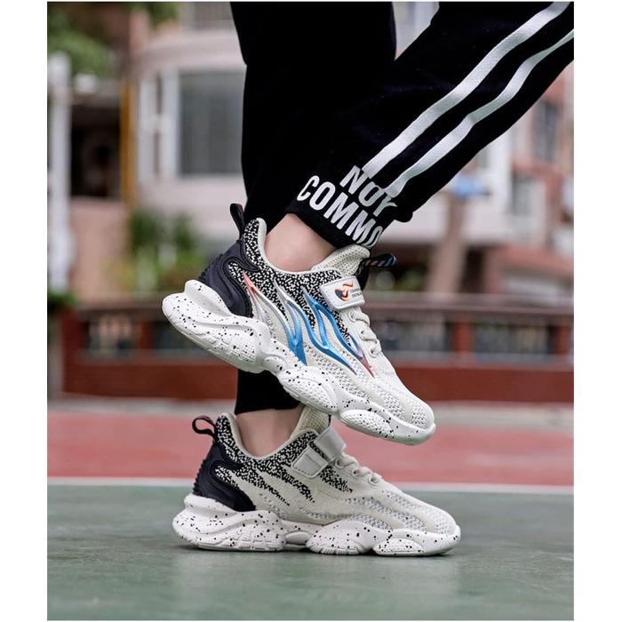 Дитячі кросівки для активного відпочинку: легкі, зручні, дихаючі. Підходять для хлопчиків та дівчаток, розмір 28-39 EU, білі.