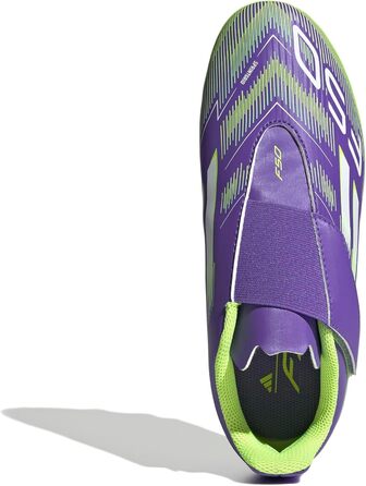Дитячі футбольні бутси Adidas F50 Club Hook and Loop для гри на твердих та універсальних покриттях, розмір 35 EU, фіолетовий/білий/лимонний колір