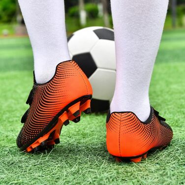 Дитячі футбольні бутси для хлопчиків та дівчаток. Низькі, для тренувань та занять спорту на відкритому повітрі. Розміри 28-37 EU, чорно-оранжеві.