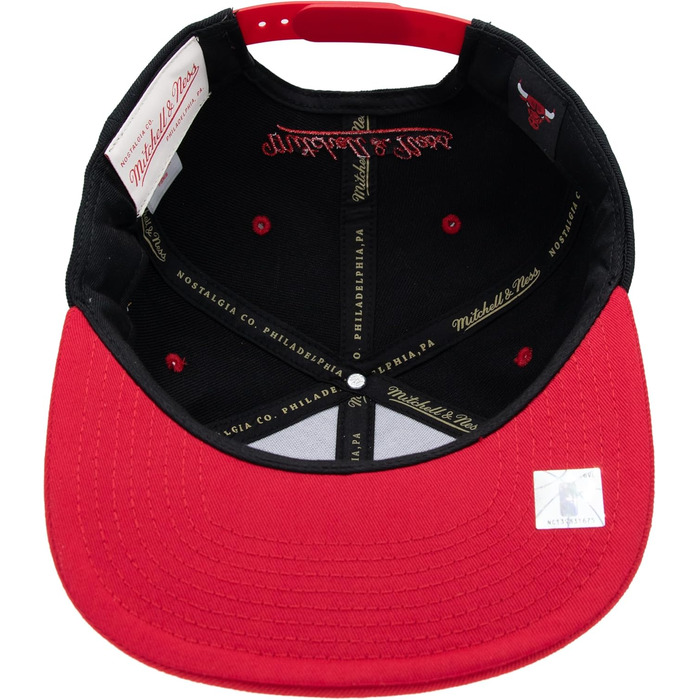 Кепка Mitchell & Ness NBA HWC Snapback чорно-червона, універсальний розмір