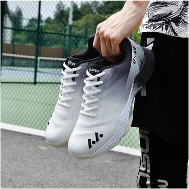 Тенісні кросівки Halle для чоловіків та жінок. Дихаючі, з антиковзкою підошвою. Підходять для бадмінтону, тенісу на ґрунті та тренувань. Розміри 36-46 EU. Білі та чорні.