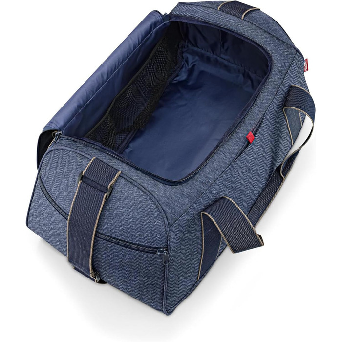 Спортивна та дорожня сумка Reisenthel Activitybag, водостійка, функціональна, з плечовим ременем і ручками, темно-синя