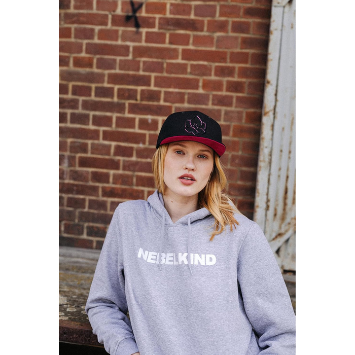 Кепка-снапбек Nebelkind Steini Der Keller унісекс, регульована базакап у стилі streetwear, чорно-рожева, OneSize