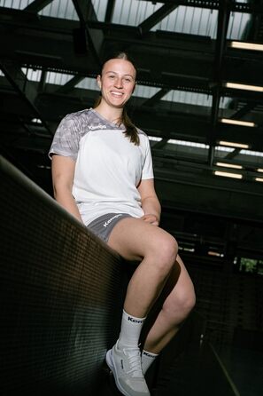 Жіночі кросівки для гандболу Kempa Kourtfly, 39 EU, білий/сірий