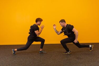 Обважнювальний жилет Gravity Fitness 15-20 кг, регульований, для калістеніки, кросфіту, силових тренувань, домашнього та комерційного використання