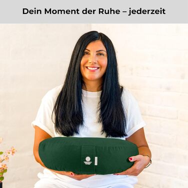 Подушка для йоги та медитації Inner Peace Halbmond 42x20 см, бавовна Біо, зелений (Waldgrün), наповнювач лузга гречки, знімний чохол