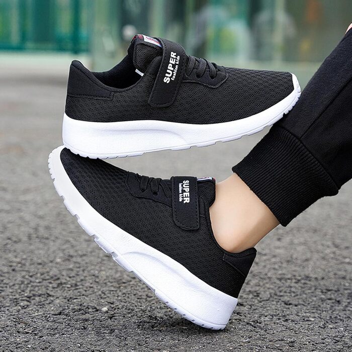 Дитячі кросівки з світлою підошвою - зручні та легкі спортивні кросівки для хлопчиків та дівчаток, розмір 39 EU, чорний колір