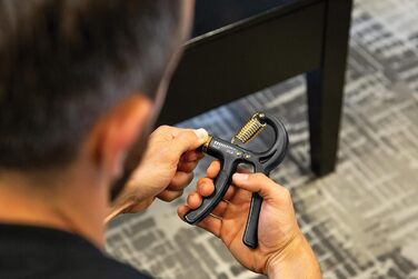 Тренажер для хвату SKLZ Trainer Grip, регульований, чорний, 9–41 кг, універсальний розмір