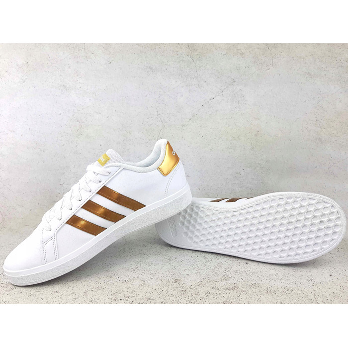 Жіночі спортивні кросівки Adidas GY2578, розмір 38 2/3