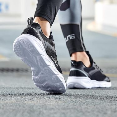 Чоловічі кросівки XTEP для бігу та відпочинку, літні, сітка, амортизація, 43 EU, білий та чорний