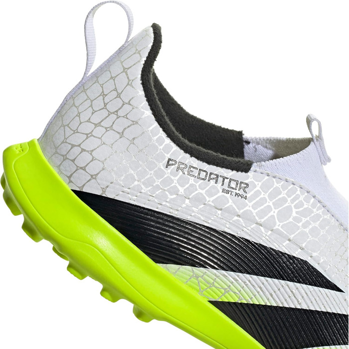 Дитячі футбольні бутси adidas Predator League без шнурівків для газону, розмір 35.5 EU, кольори: білий, чорний, лимонний