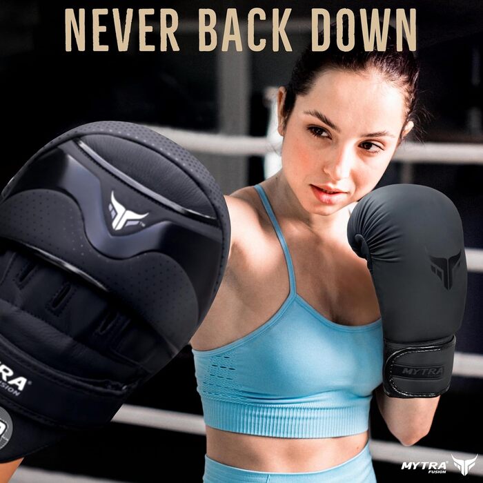 Жіночі боксерські рукавички Mytra Fusion 8oz для MMA, кікбоксингу, чорні