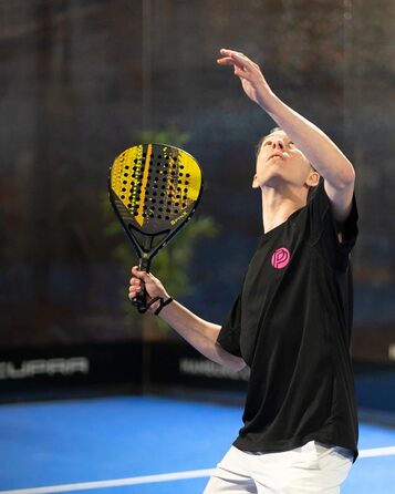 Плекачка для падел-тенісу PadelPursuit SpynX з 100% карбону, спеціальне покриття для кращого обертання, ракетка для чоловіків та жінок - 360г, легка та довговічна, чохол у подарунок