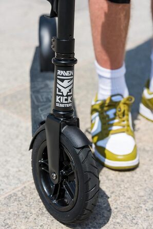 Скутер Raven Roller Cityroller Kickroller Snug AIR з повітряними колесами, дзвіночком та тримачем для пляшки (200 мм, Snug Black)