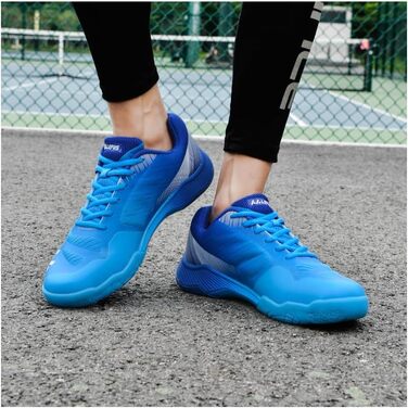 Тенісні кросівки Halle для чоловіків та жінок: дихаючі, з антиковзким покриттям, для бадмінтону, тенісу на ґрунті, тренувань. Розміри 36-46 EU. Кольори: білий, чорний, синій.