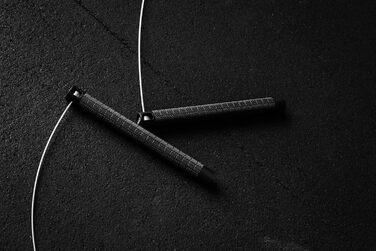 RPM Comp4 - Преміум-стрибкове канат для професіоналів. Алюмінієві ручки, регульована довжина, швидка ротація для Double Unders. Ідеально для функціонального фітнесу та фітнес-тренувань. Колір: True Black