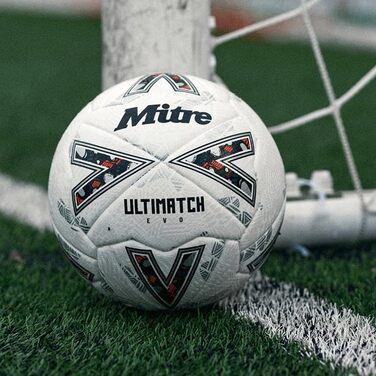 Футбольний м'яч Mitre Ultimatch з підвищеною точністю, міцністю та контролем