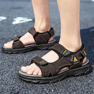 Чоловічі трекінгові сандалі Lvptsh для активного відпочинку та туризму. Зручні сандалі з натуральної шкіри, коричневого кольору, розмір 43 EU. Ідеальні для літа та пляжу.