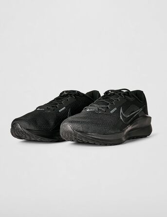 Кросівки Nike Downshifter 13 для чоловіків, 42.5 EU, сірий вугільний, чорний, сірий вовчий