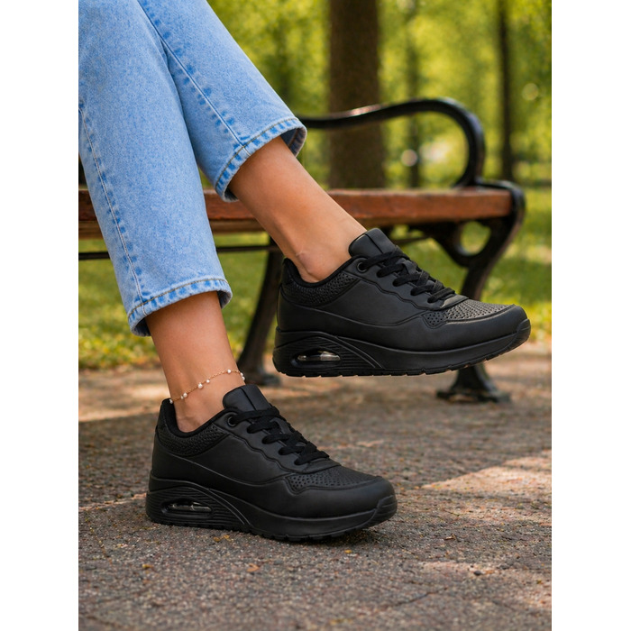 Жіночі спортивні кросівки Adidas Vices, екошкіра, чорні, р. 38