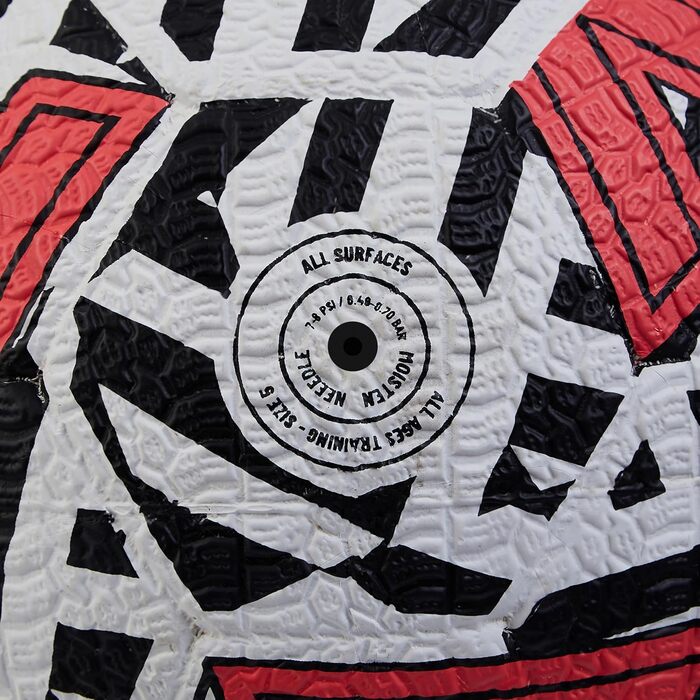 М'яч для футболу Mitre Street Soccer: міцний, для гри на твердих покриттях, білий/чорний/червоний