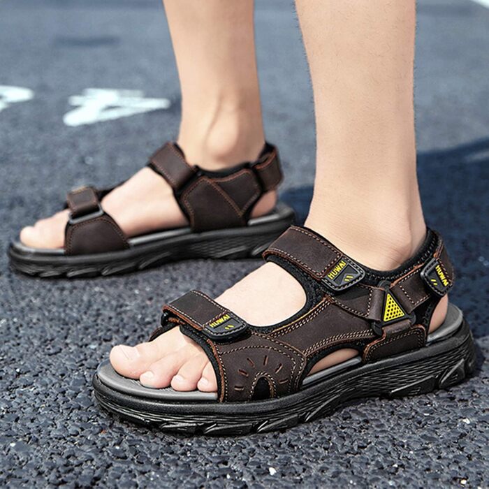 Чоловічі трекінгові сандалі Lvptsh для активного відпочинку та туризму. Зручні сандалі з натуральної шкіри, коричневого кольору, розмір 43 EU. Ідеальні для літа та пляжу.