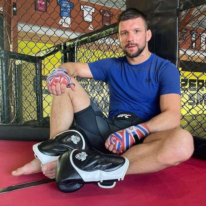 Боксерські рукавички DBX BUSHIDO Wrist Protect 12oz для боксу, кікбоксингу та єдиноборств