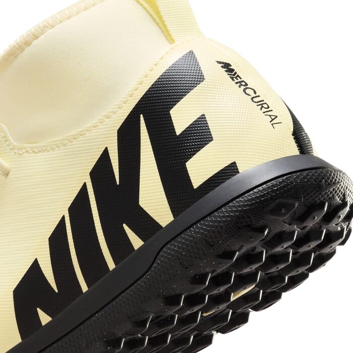 Дитячі футбольні бутси Nike Superfly 9 Club FG/MG (36 EU, Lemonade Black)