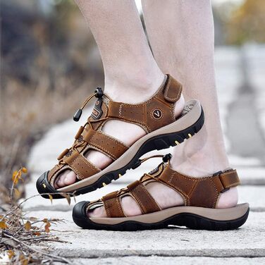 Чоловічі сандалі з натуральної шкіри для пляжу, піших прогулянок та туризму. Легкі, дихаючі сандалі для активного відпочинку та риболовлі. Розмір 43 EU, колір коричневий.